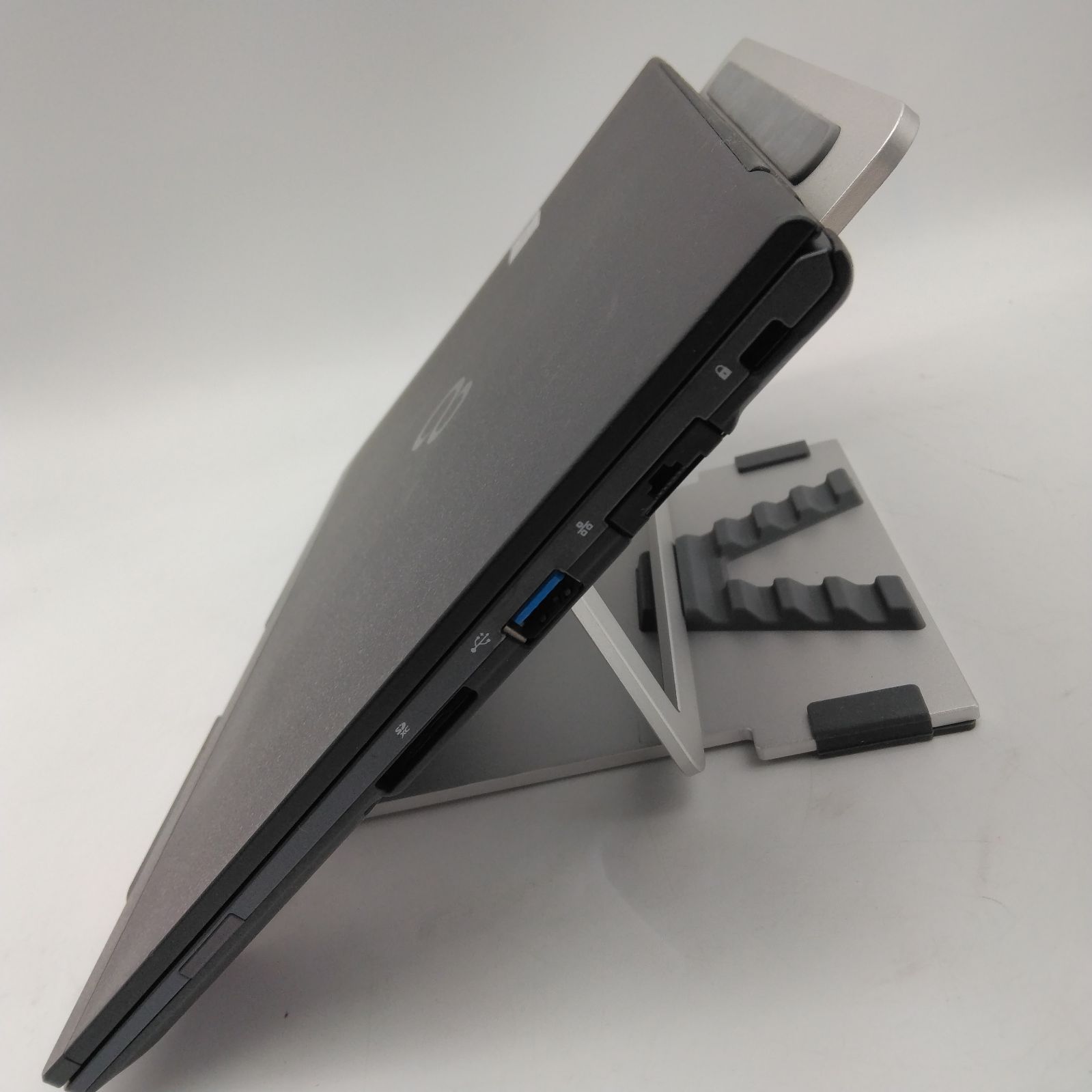 富士通 U938 i5/8GB/SSD256GB Office2024 無線マウス付 - メルカリ