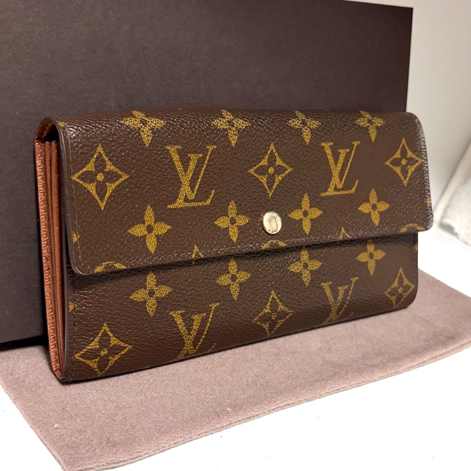 e55 ポルトフォイユ サラ　旧型　Louis Vuitton ルイ ヴィトン 　2つ 折り　二つ折り　フラップ ボタン 式　長 財布　ウォレット　モノグラム