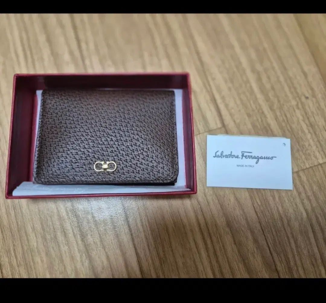正規品 フルセット FERRAGAMO フェラガモ ガンチーニ 二つ折り財布 ブラウン