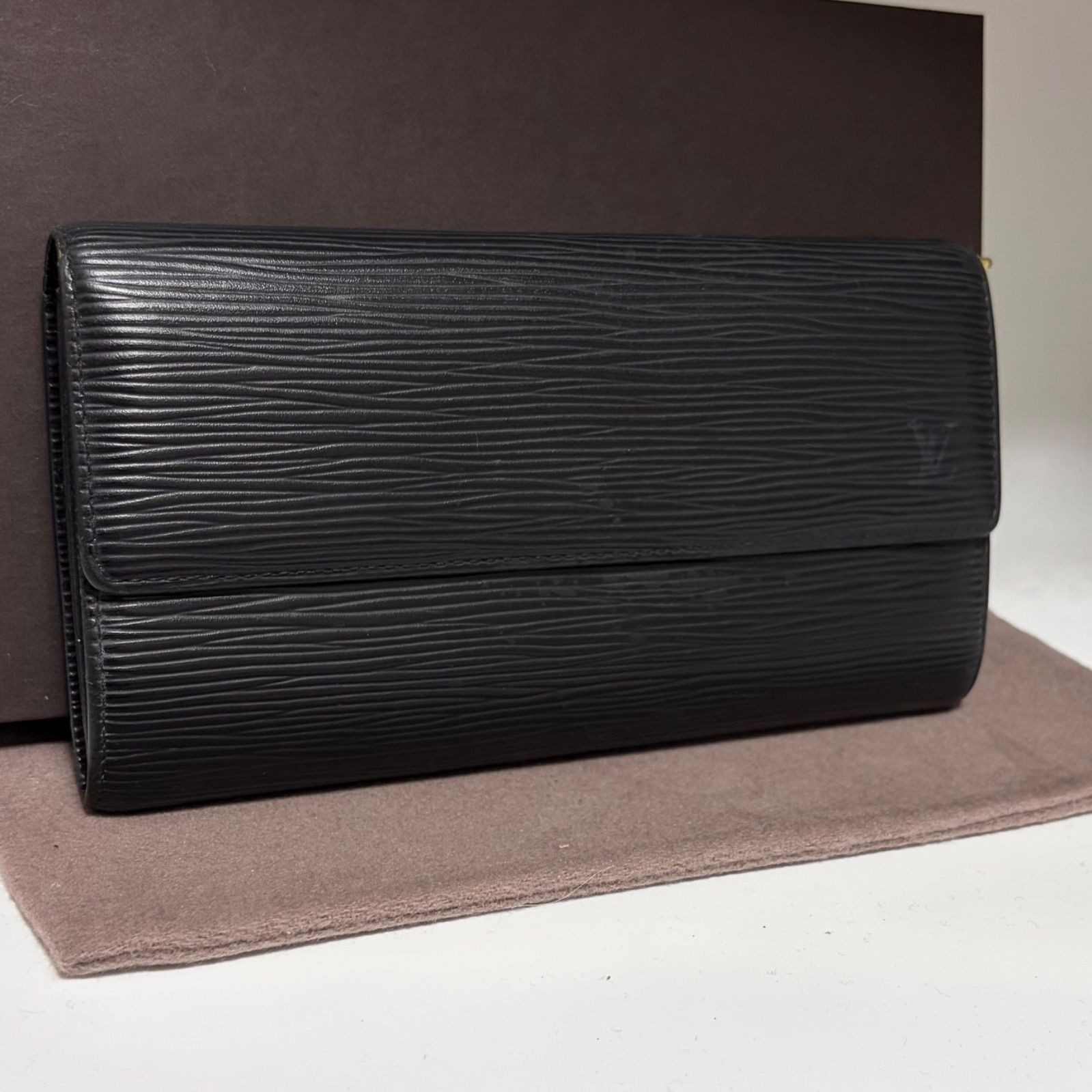 d90 ポルトモネ クレディ ポルトフォイユ サラ 旧型 Louis Vuitton
