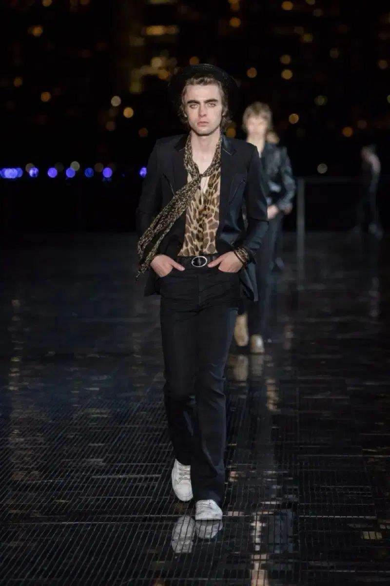 カン・ドンウォン様着用 Saint Laurent サンローラン 19ss シューミズ シルク ヒョウ柄 レオパード タイ シャツ
