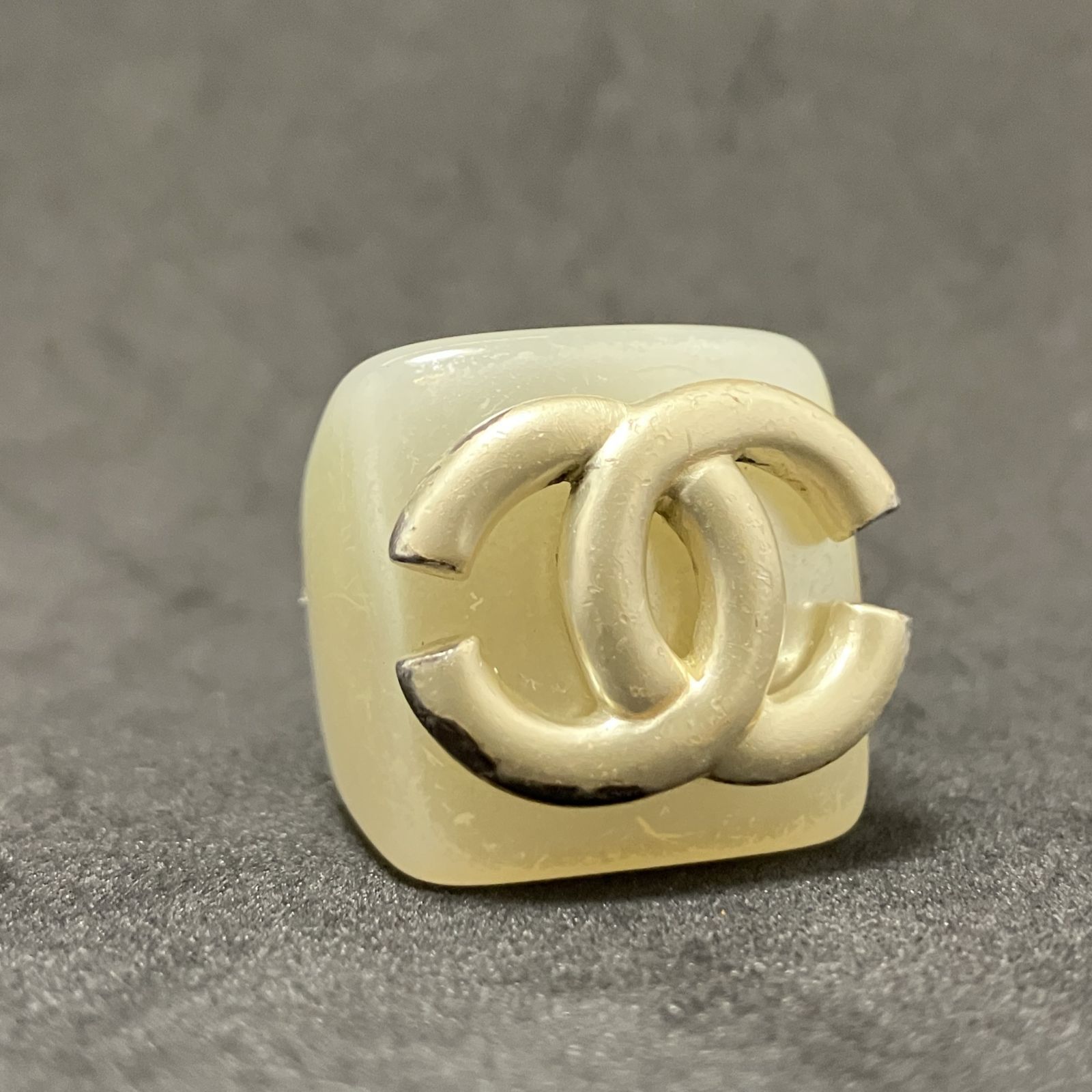 CHANEL シャネル リング 指輪 約12号 ココマーク アイボリー系 2221 
