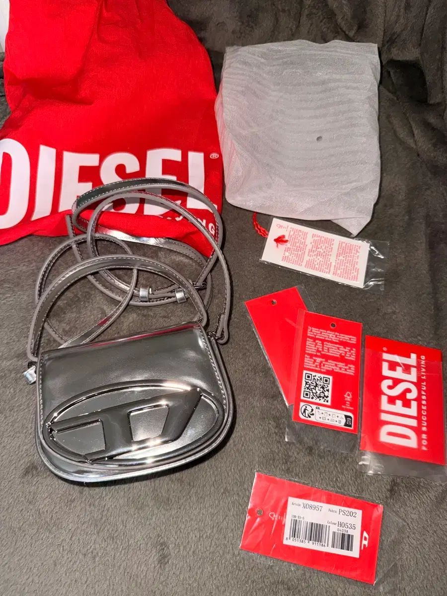 DIESEL バッグ ショルダーバッグ xs (新品) 21,098円