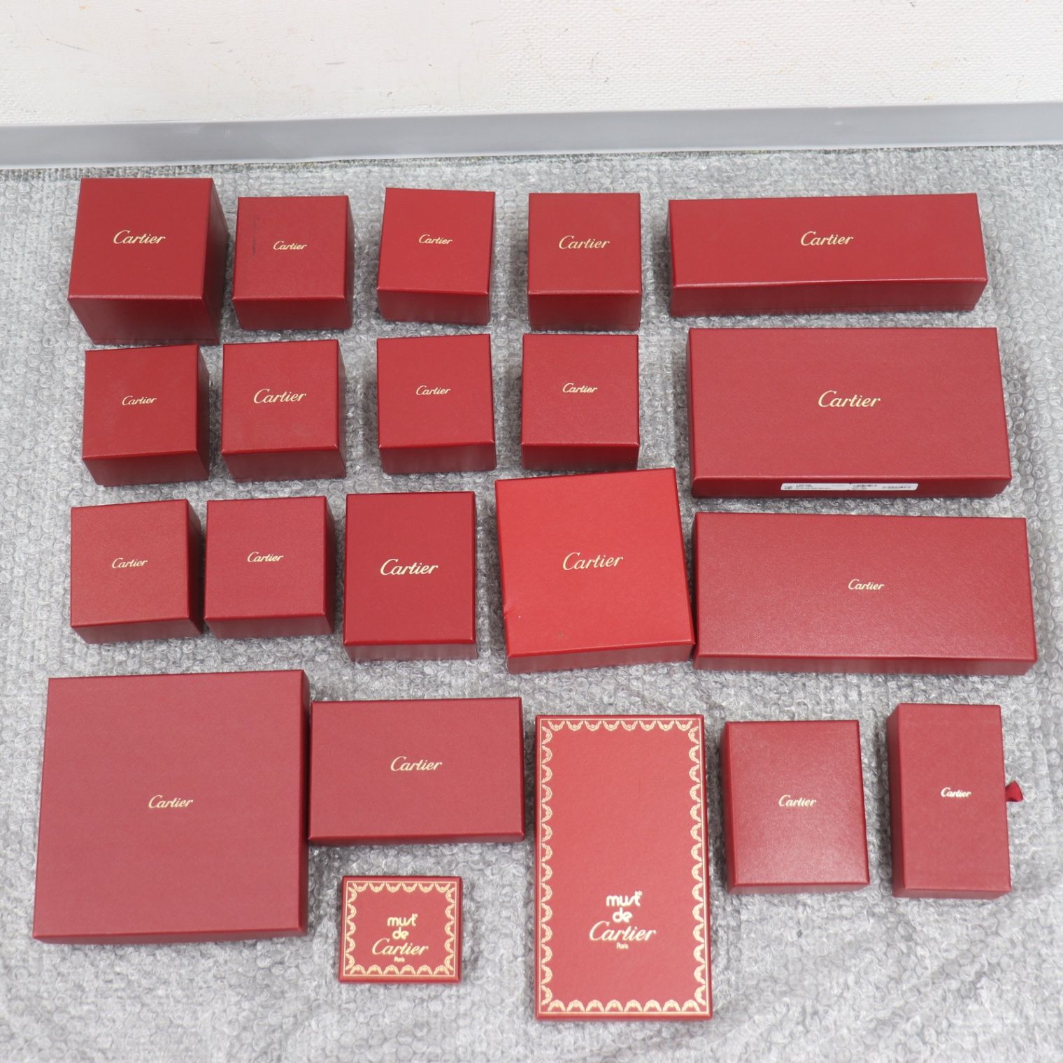 新品　Cartier カルティエ ジュエリーボックス 空箱+ショッパーセット IT4GX9XAPQIO Cartier カルティエ BOX 空き箱 ショッパー 純正 紙袋 赤