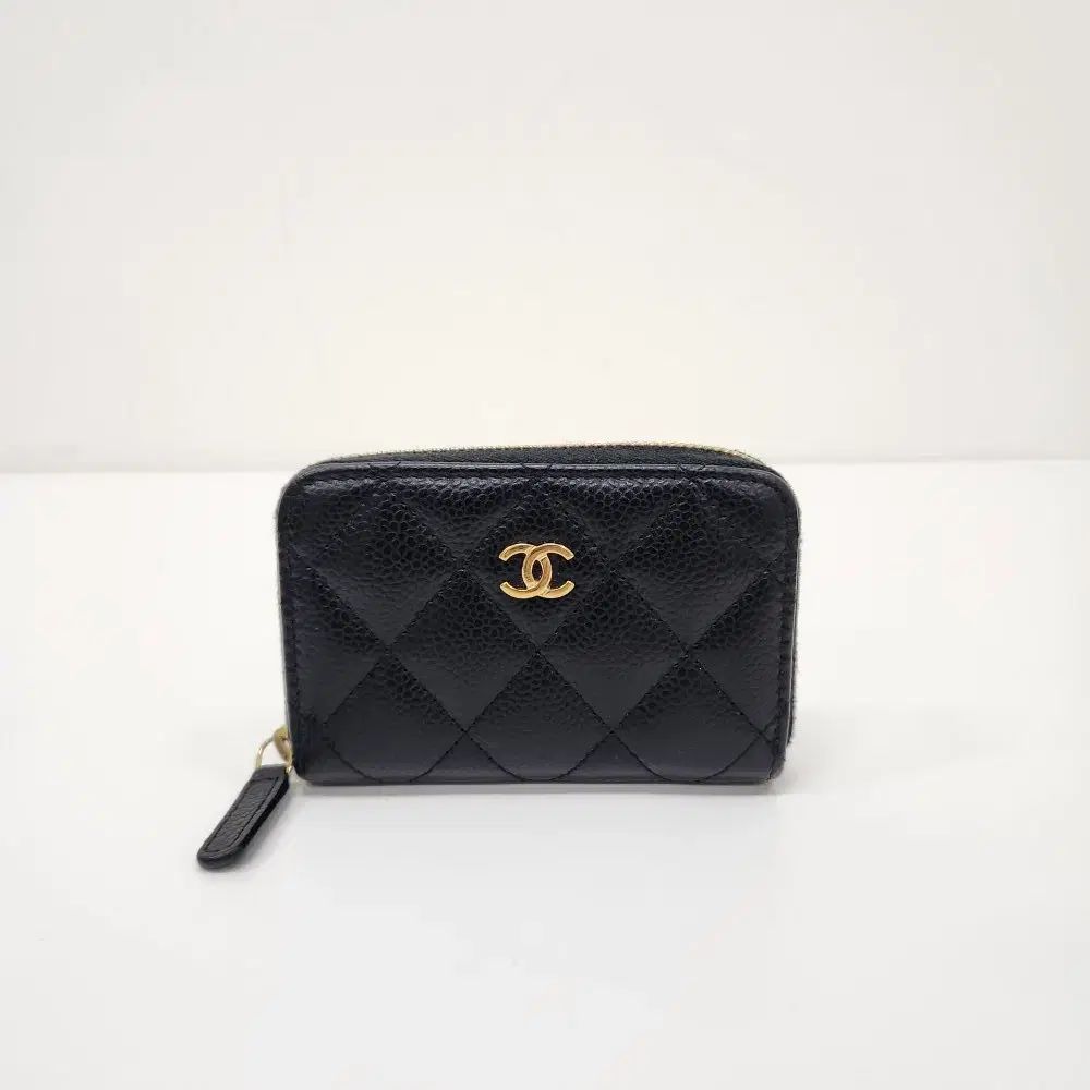 中古ブランド CHANEL ジッパー ドール キャビア 財布 ゴールド 付き