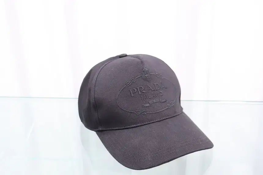 PRADA プラダ 未使用 新品 ベースボール キャップ 帽子 1HC179