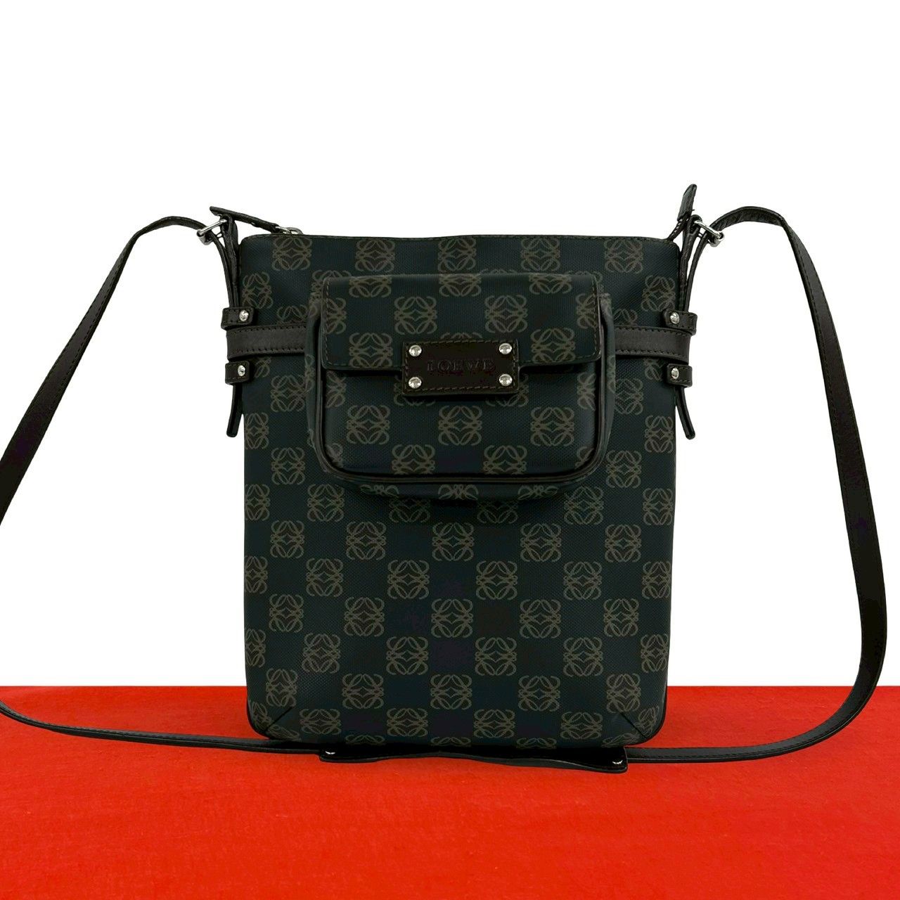 極 美品 LOEWE ロエベ アナグラム 柄 ロゴ レザー 本革 ショルダーバッグ ポシェット サコッシュ クロスボディバッグ ブラウン 茶 26893