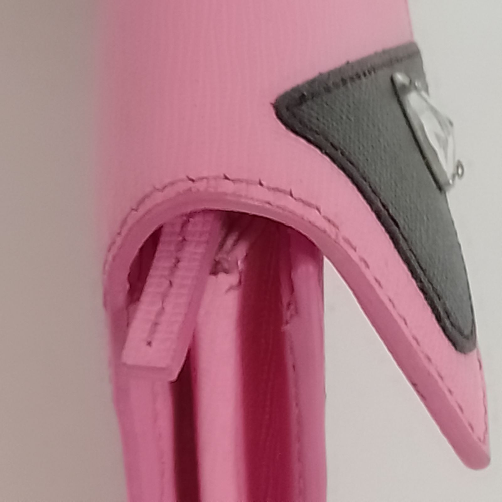 ARJ19 フェンディ 極美品 バグズ フラップ長財布 モンスター