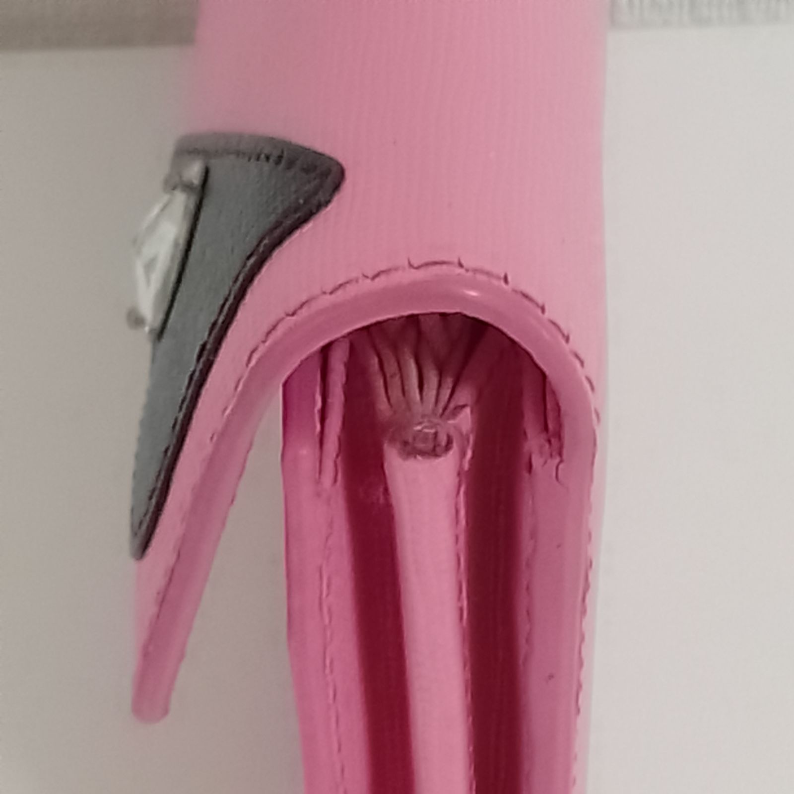 ARJ19 フェンディ 極美品 バグズ フラップ長財布 モンスター