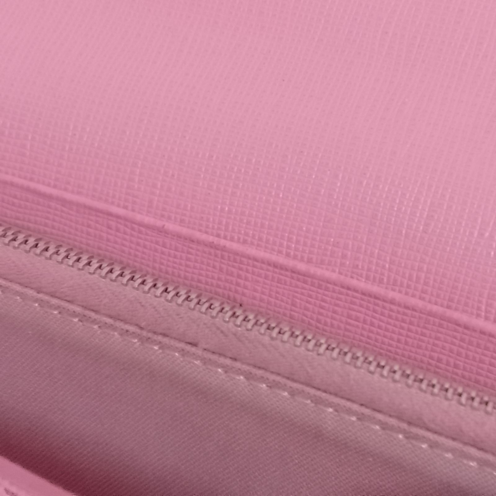 ARJ19 フェンディ 極美品 バグズ フラップ長財布 モンスター