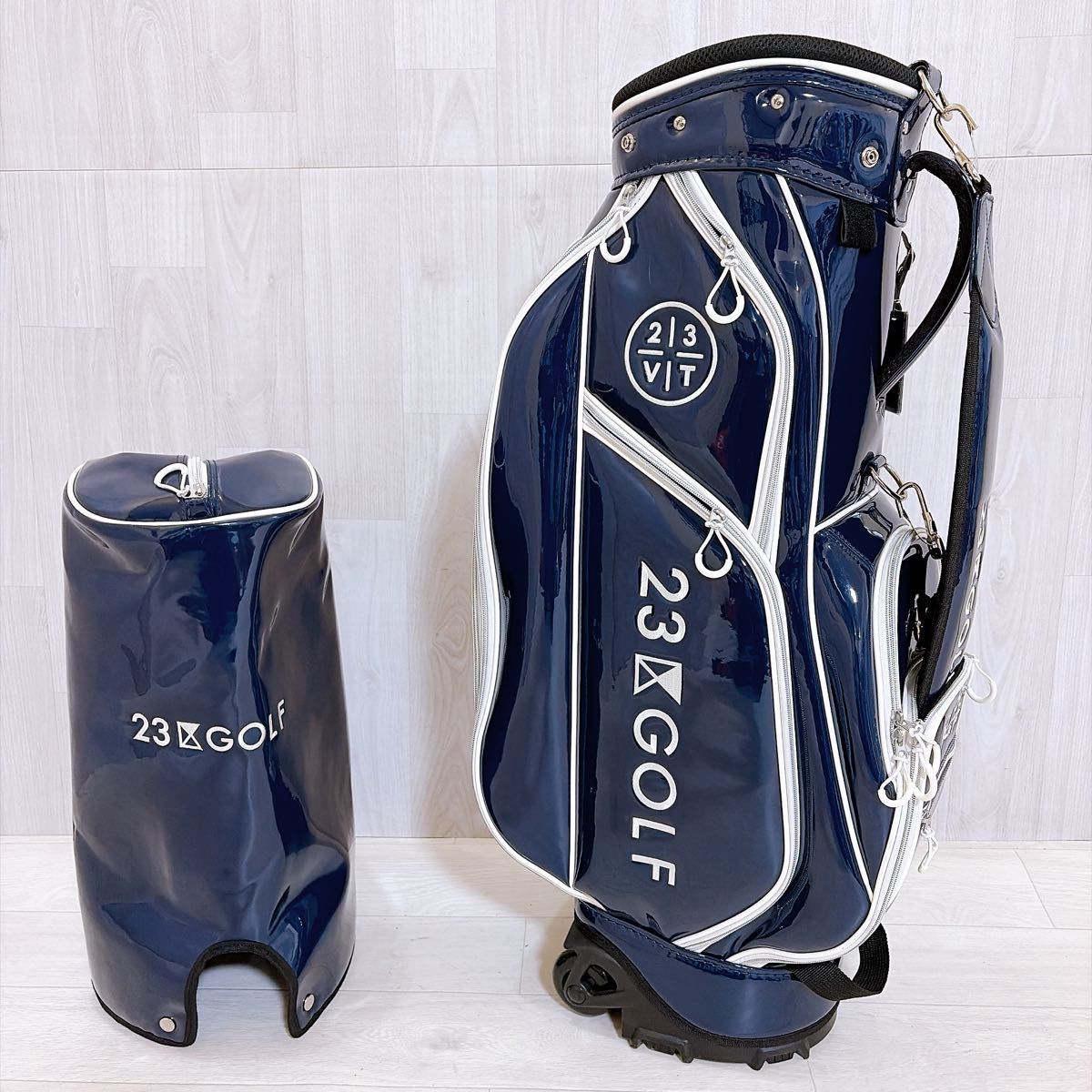 美品 23区GOLF キャディバッグ ゴルフバッグ エナメル カート キャスター付 5分割 ネイビー