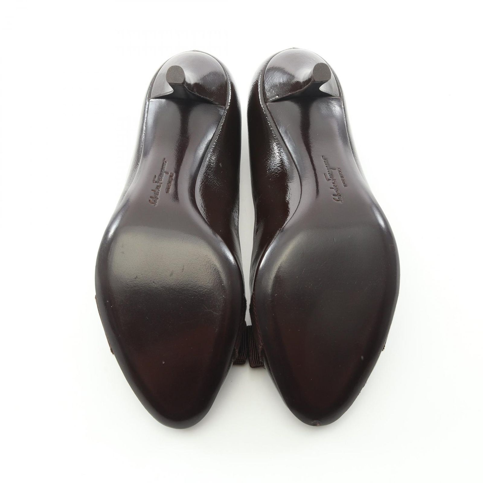サルヴァトーレフェラガモ Salvatore Ferragamo パンプス ヴァラリボン