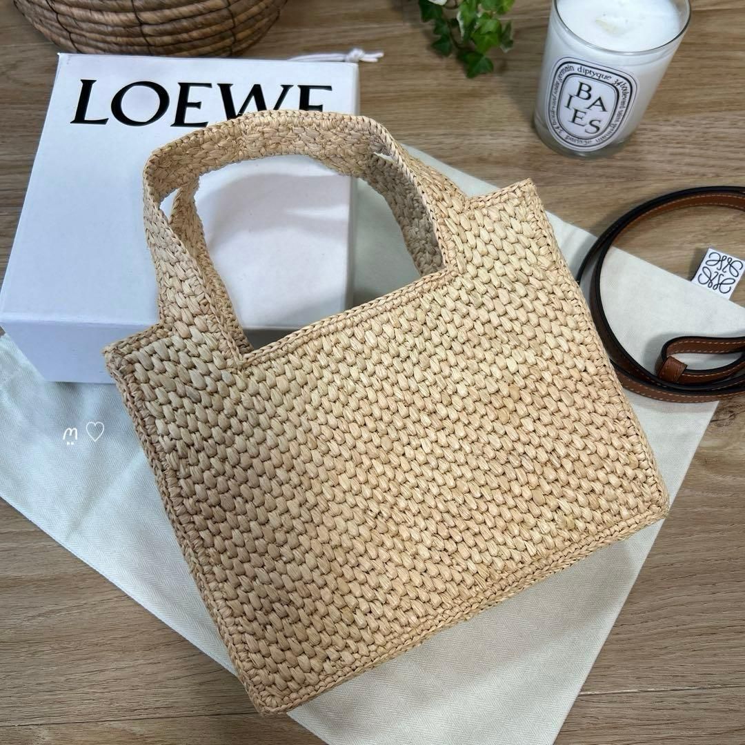 LOEWEロエベ　フォントトートミニ　ラフィア　カゴバッグ斜めがけポシェット現行 LOEWEロエベ フォントトートミニ ラフィア カゴバッグ斜めがけ