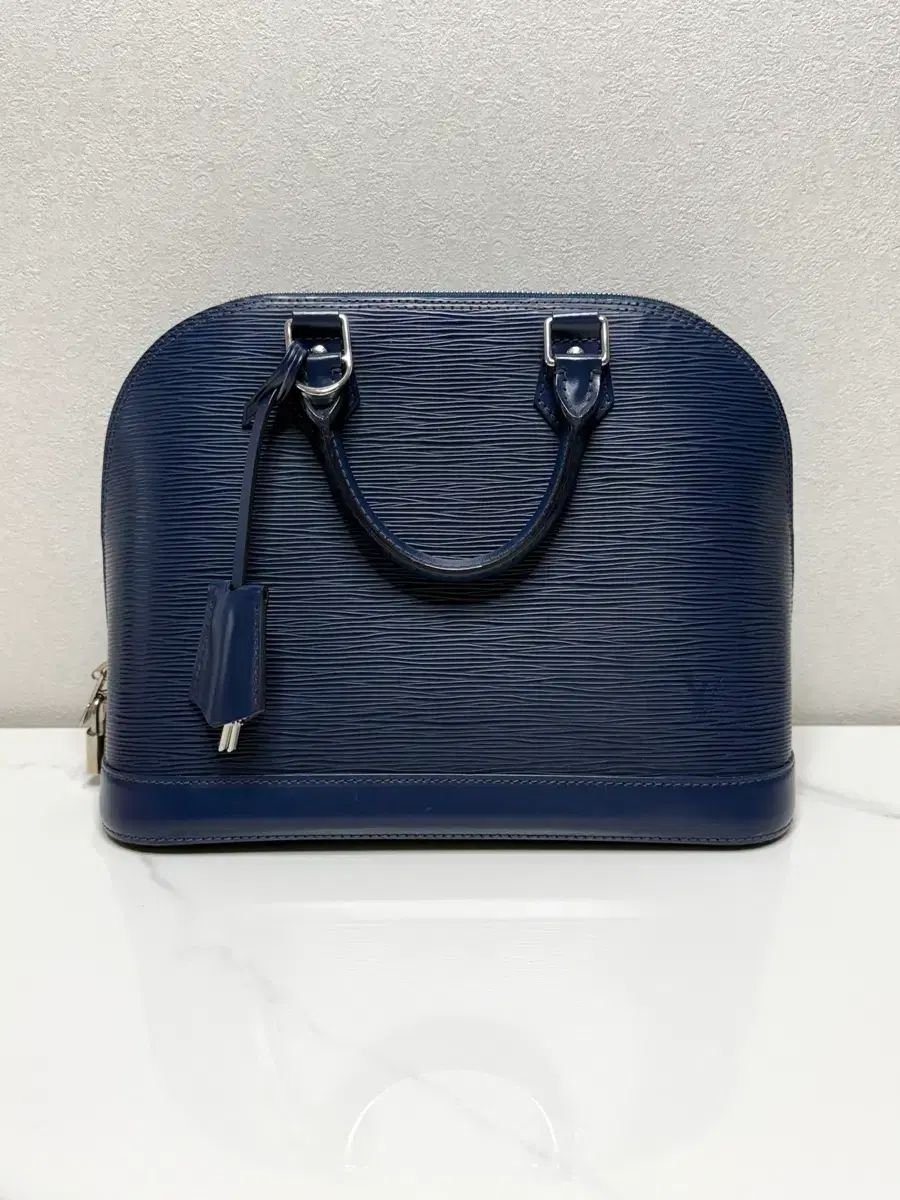 (正規品/A)ルイヴィトン エピ アルマ PM ネイビー