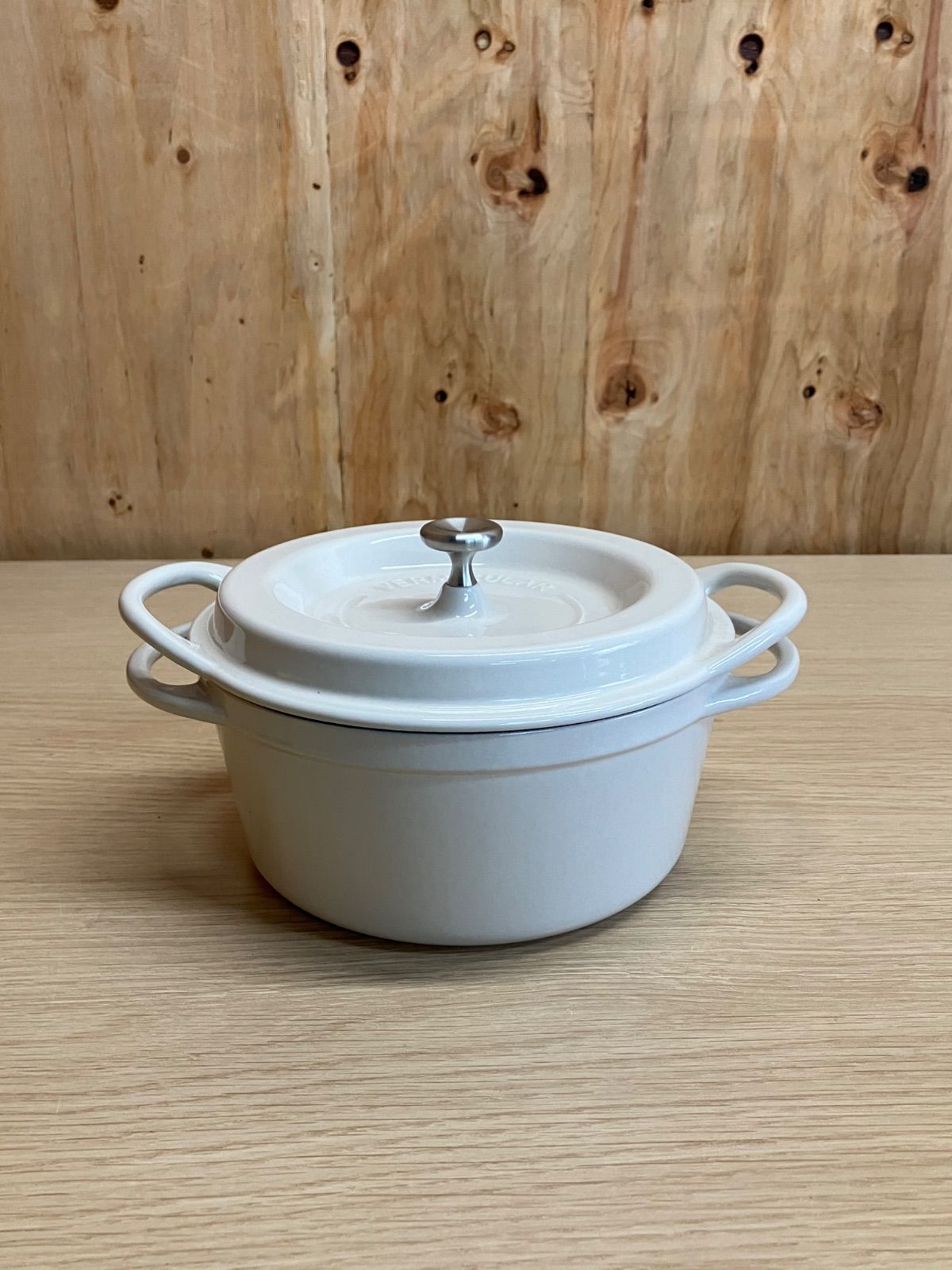未使用品　VERMICULAR　バーミキュラ　オーブンポットラウンド　18cm　ナチュラルベージュ　箱無し