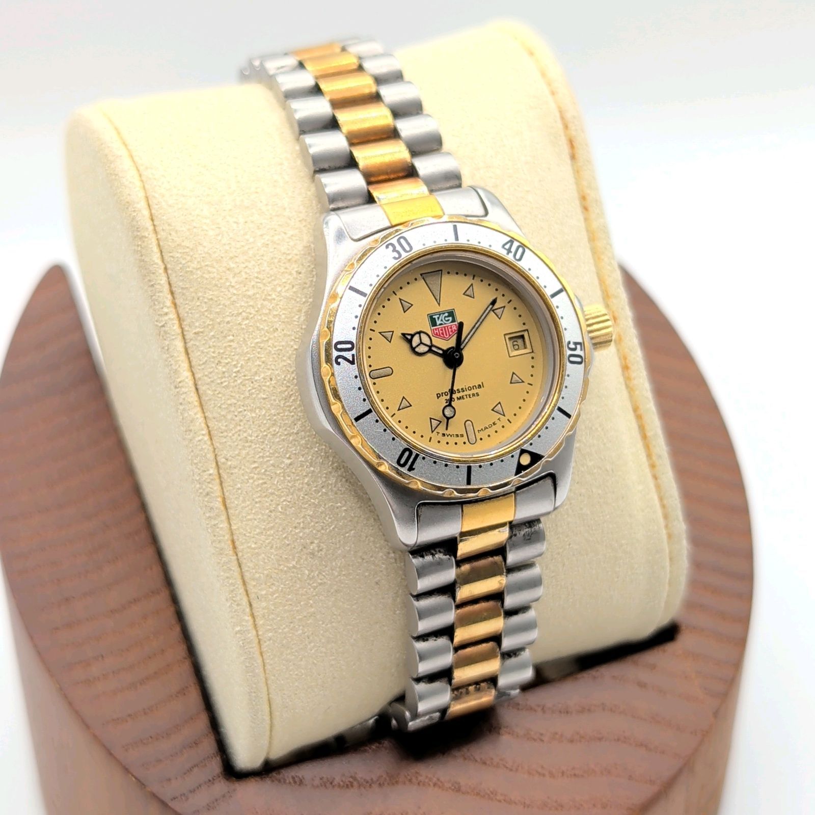 heuer ホイヤー　クラシック　レディース　クォーツ　ヴィンテージシルバー TAG HEUER Professional Watch quartz Ladies Silver Gold dial Y2K
