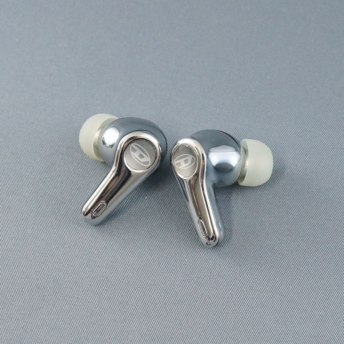 DIESEL True Wireless Earbuds Glossy 完全ワイヤレスイヤホン USED美