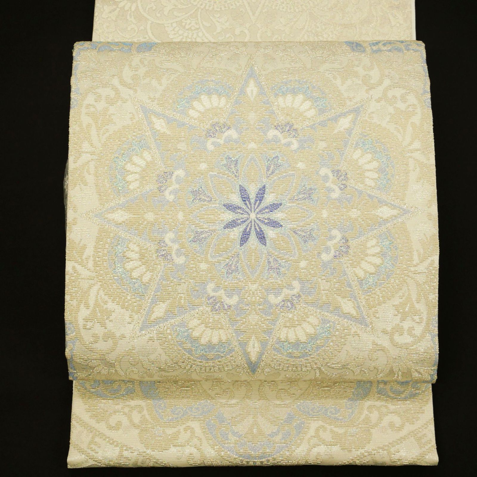 【新品・未仕立て】|正絹|金華山織|袋帯|桃源郷シリーズ|「オリエント華紋」|オフホワイト|ブルーが煌めく、エキゾチックな華紋。| 【新品・未仕立て】|正絹|金華山織|袋帯|桃源郷シリーズ|「オリエント華紋」|オフホワイト|ブルーが煌めく、エキゾチックな華紋。|
