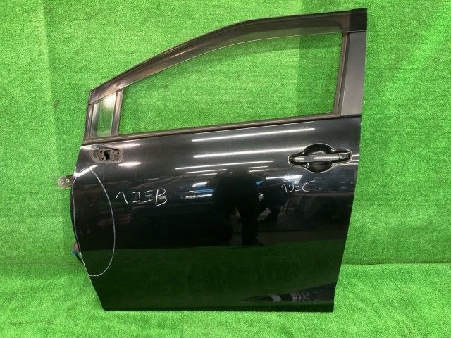 シエンタ NCP175G 左フロントドア X 4WD 6人 アサヒ M2H3 67002-52610 209