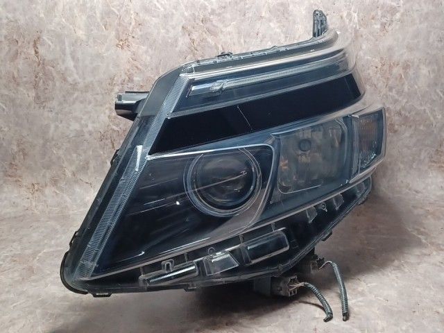 コーティング済 ヴォクシー ZRR85G 左ヘッドランプ・ヘッドライト V イチコ 28-229 81170-28D00 202