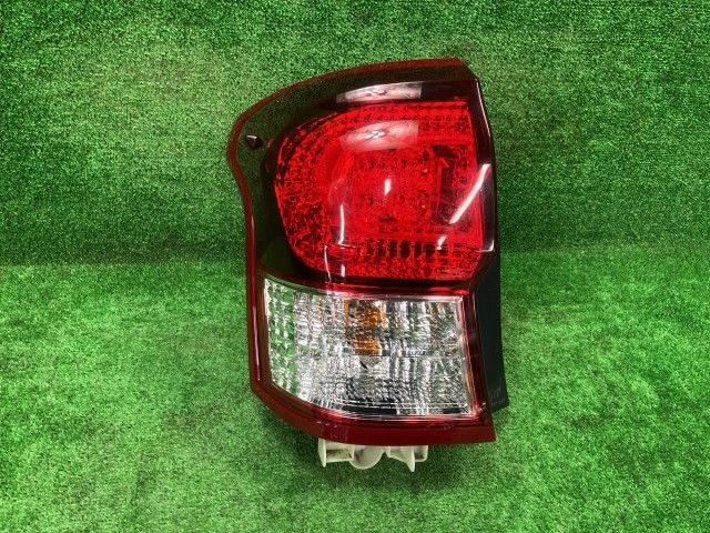 カローラフィールダー NZE164G 左テールランプ・テールライト 1.5G エアロツアラー コイト 13-102 81561-13740 9AF