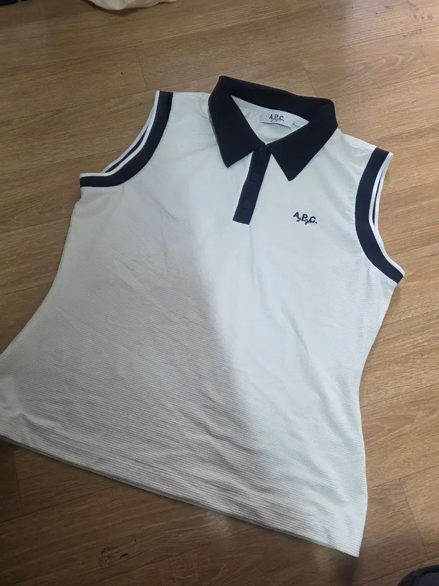 A P C ノースリーブ カラーTシャツ 白