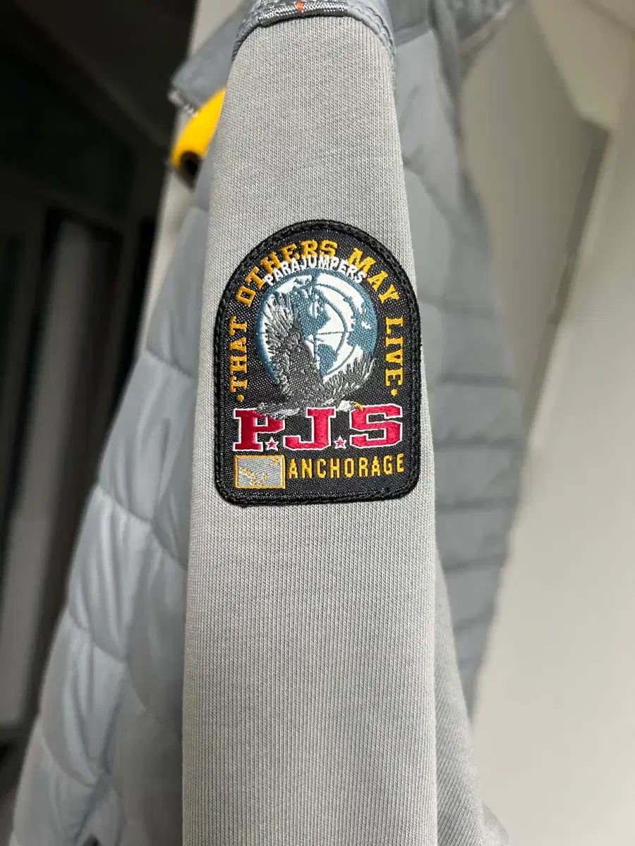 PARAJUMPERS 軽量ダウン