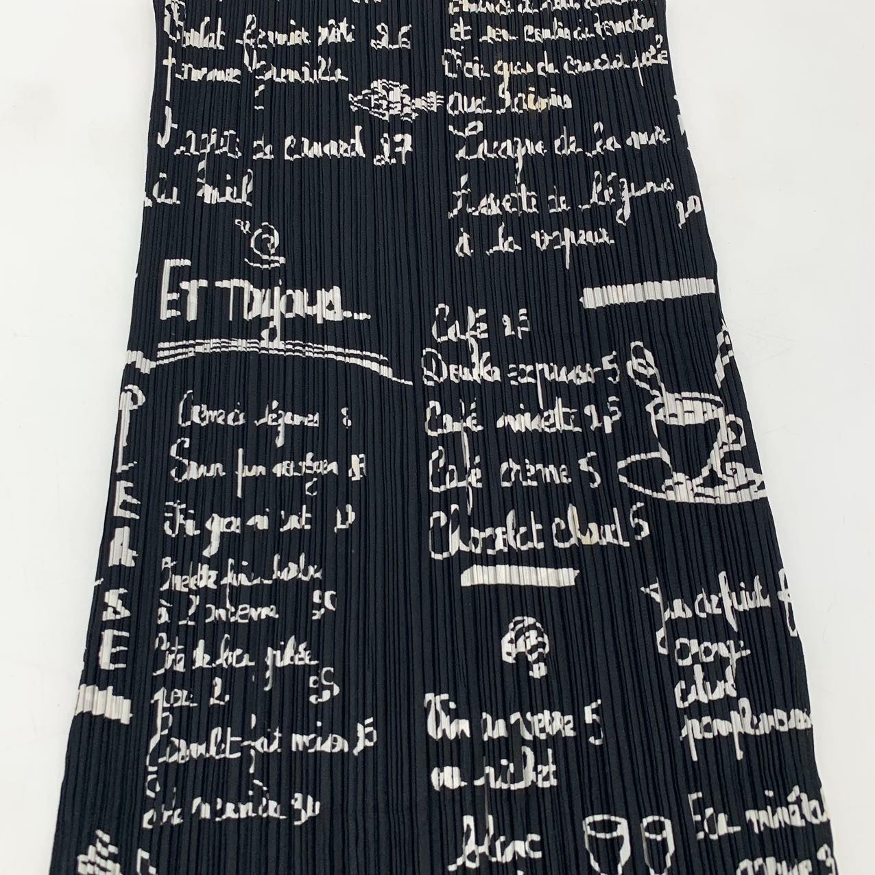 極美品 PLEATSPLEASE プリーツプリーズ ISSEY MIYAKE イッセイミヤケ アルファベット デザイン ワンピース ブラック PP41-JH694 サイズ3 極美品 PLEATSPLEASE プリーツプリーズ ISSEY MIYAKE イッセイミヤケ アルファベット デザイン ワンピース ブラック PP41-JH694 サイズ3