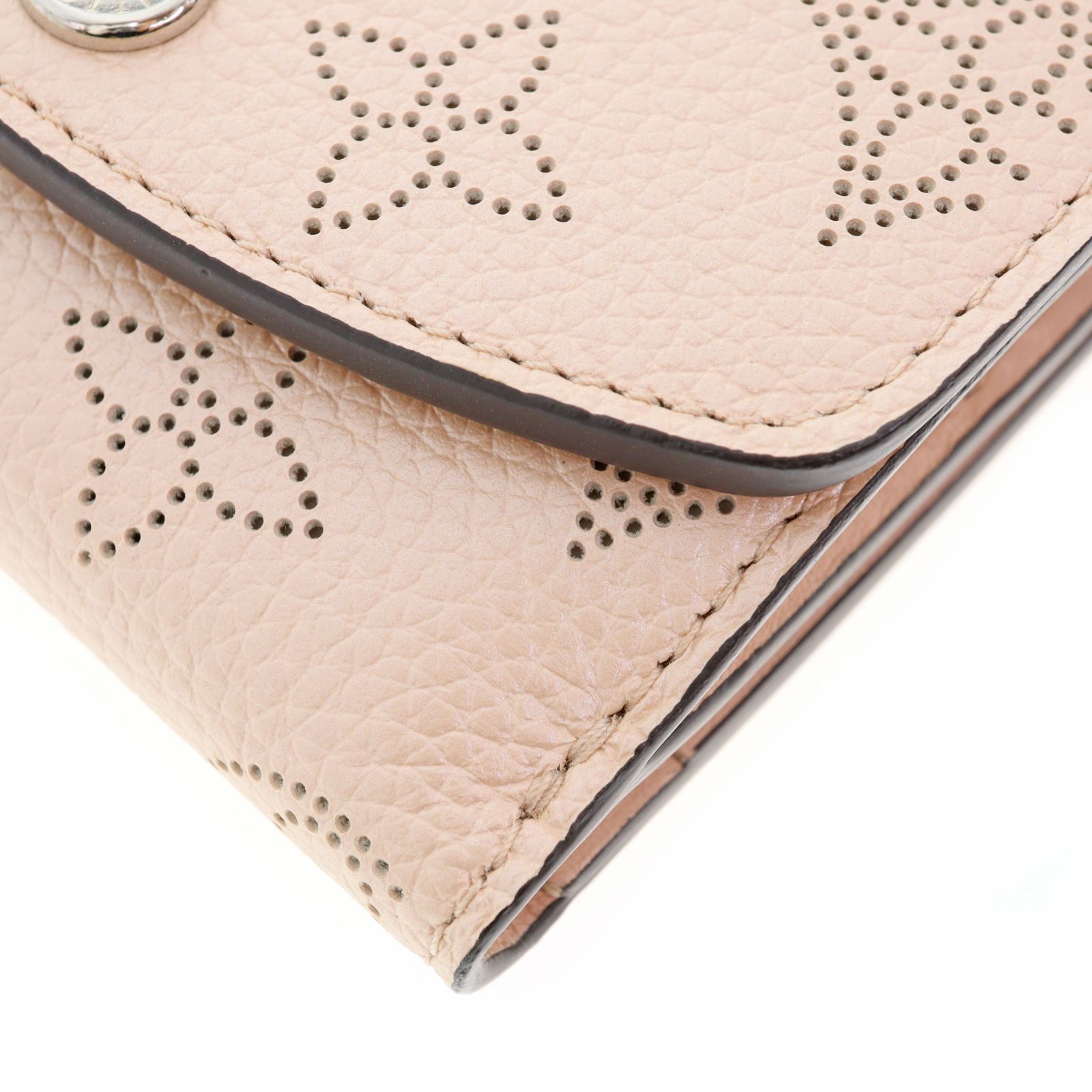 【中古】LOUIS VUITTON ルイヴィトン M80902 ポルトフォイユ・イリスXS マヒナ レザー 三つ折り財布 レディース メンズ 財布 マグノリア ピンクベージュ ブランド