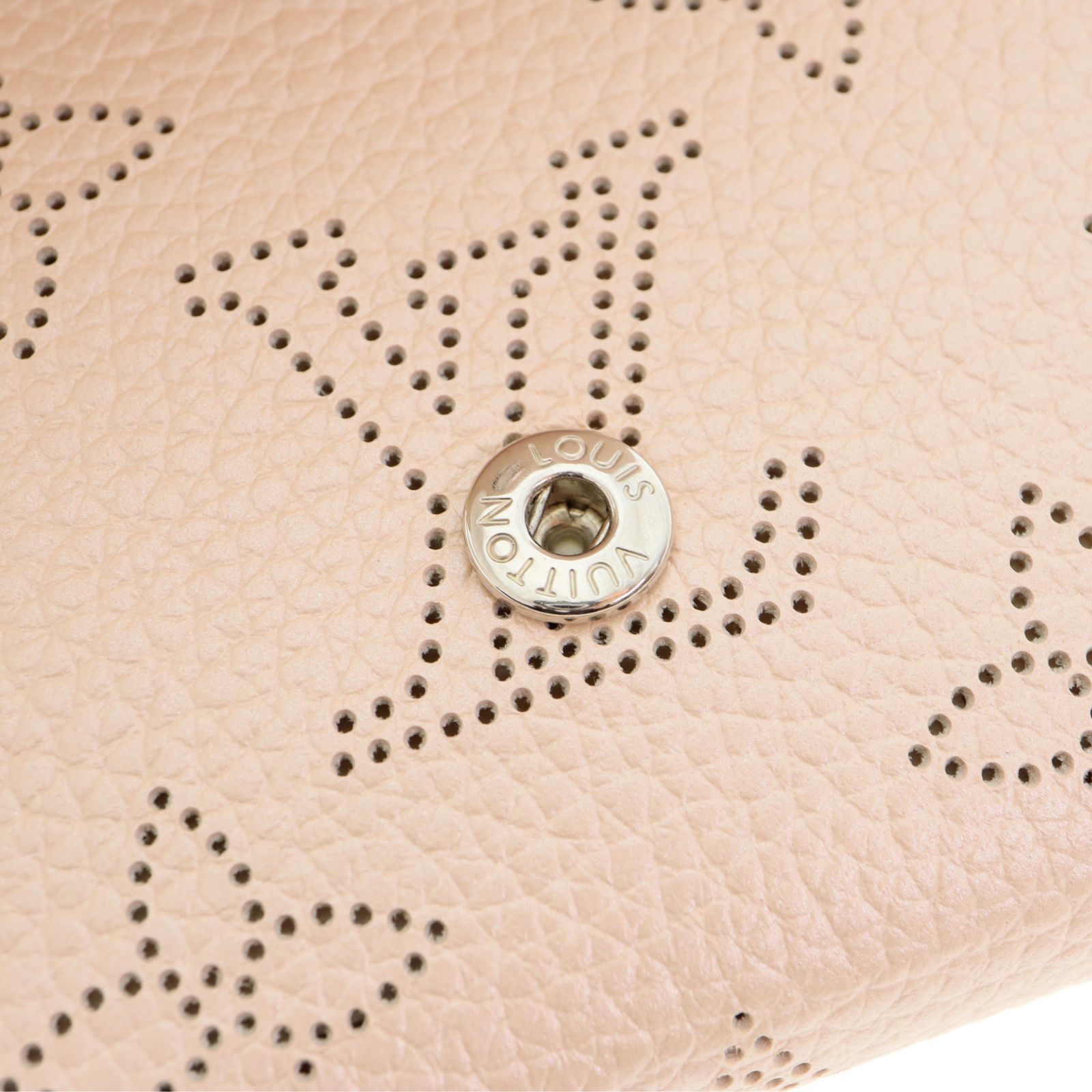 【中古】LOUIS VUITTON ルイヴィトン M80902 ポルトフォイユ・イリスXS マヒナ レザー 三つ折り財布 レディース メンズ 財布 マグノリア ピンクベージュ ブランド