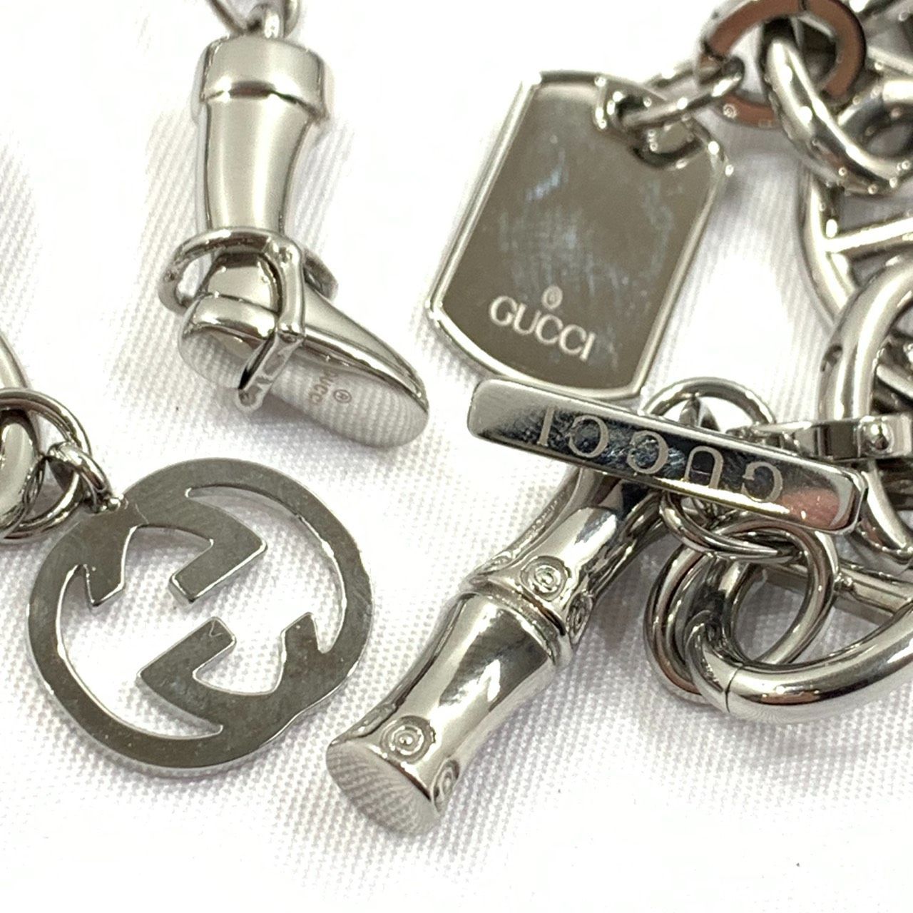 【極美品!! 付属品完備!!】GUCCI グッチ ブレスウォッチ Gチャーム 107 ピンクシェル文字盤 クォーツ SS 11162296 レディース 腕時計 ブランド時計 【極美品!! 付属品完備!!】GUCCI グッチ ブレスウォッチ Gチャーム 107 ピンクシェル文字盤 クォーツ SS 11162296 レディース 腕時計 ブランド時計