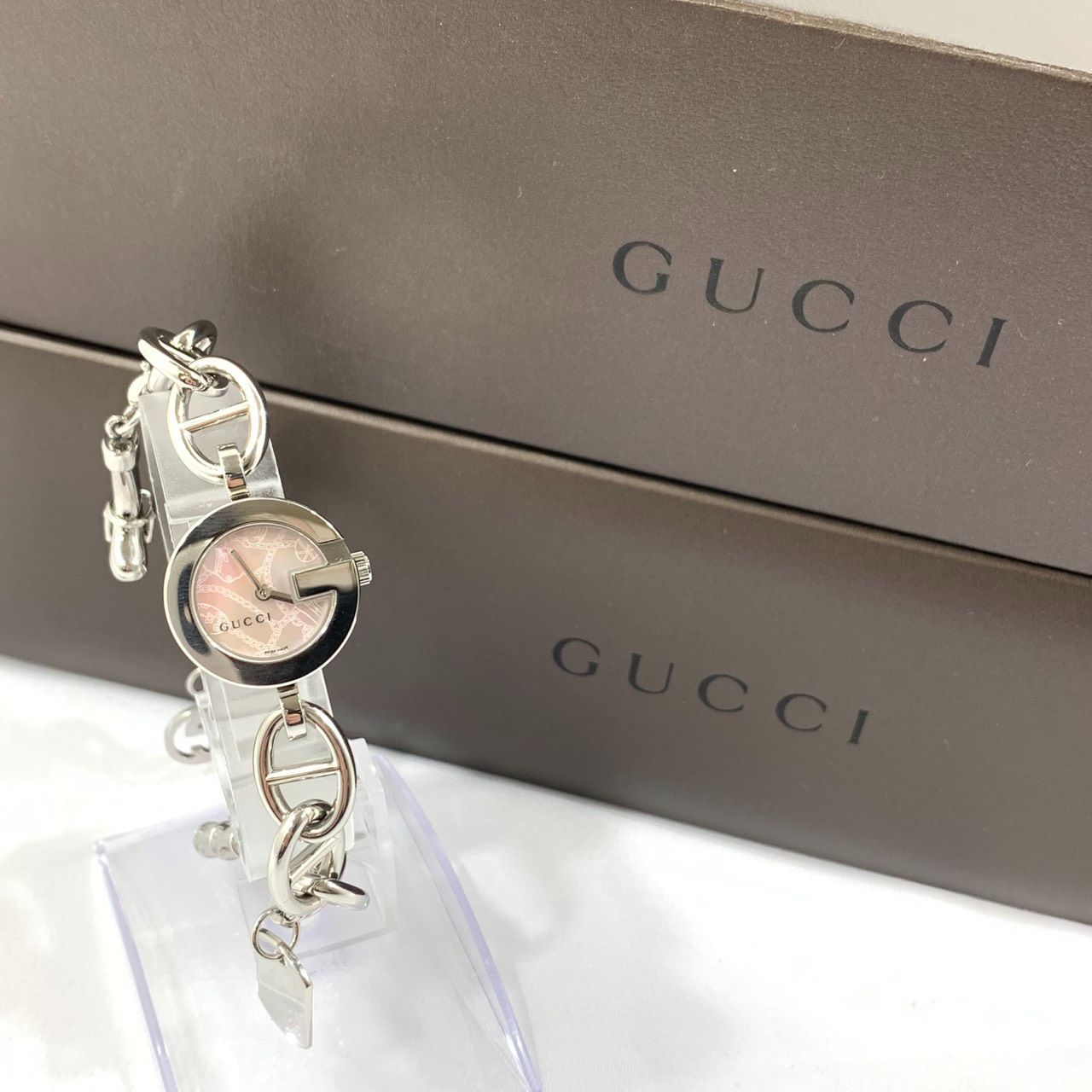【極美品!! 付属品完備!!】GUCCI グッチ ブレスウォッチ Gチャーム 107 ピンクシェル文字盤 クォーツ SS 11162296 レディース 腕時計 ブランド時計