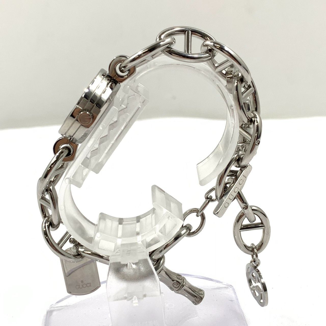 【極美品!! 付属品完備!!】GUCCI グッチ ブレスウォッチ Gチャーム 107 ピンクシェル文字盤 クォーツ SS 11162296 レディース 腕時計 ブランド時計 【極美品!! 付属品完備!!】GUCCI グッチ ブレスウォッチ Gチャーム 107 ピンクシェル文字盤 クォーツ SS 11162296 レディース 腕時計 ブランド時計