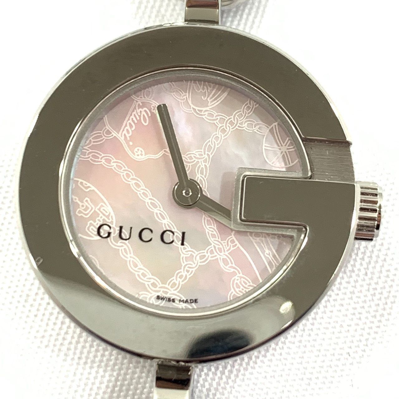 【極美品!! 付属品完備!!】GUCCI グッチ ブレスウォッチ Gチャーム 107 ピンクシェル文字盤 クォーツ SS 11162296 レディース 腕時計 ブランド時計 【極美品!! 付属品完備!!】GUCCI グッチ ブレスウォッチ Gチャーム 107 ピンクシェル文字盤 クォーツ SS 11162296 レディース 腕時計 ブランド時計