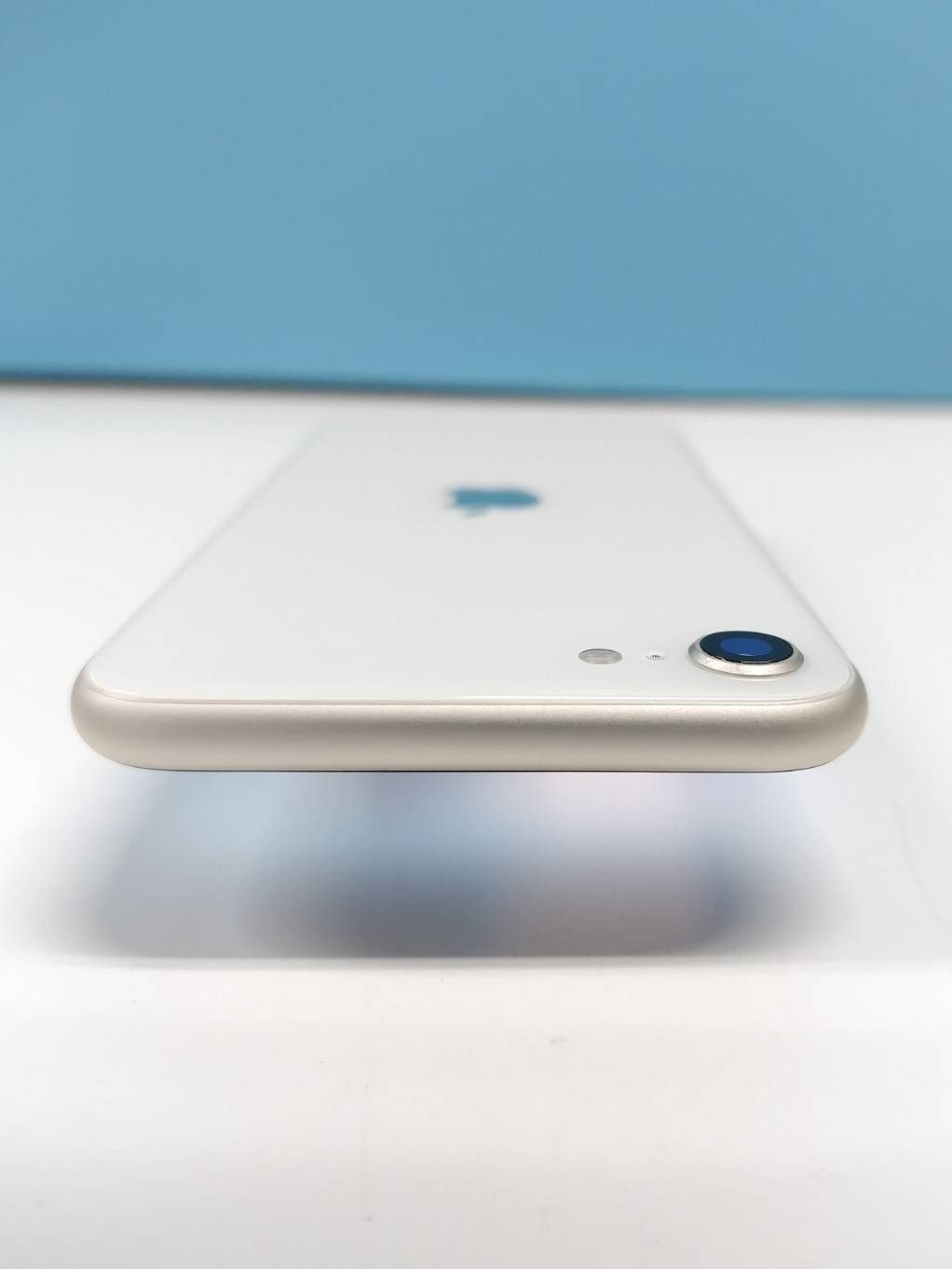 【SIMフリー】iPhone SE 第3世代/64GB/A2782〈MMYD3J/A〉 【SIMフリー】iPhone SE 第3世代/64GB/A2782〈MMYD3J/A〉