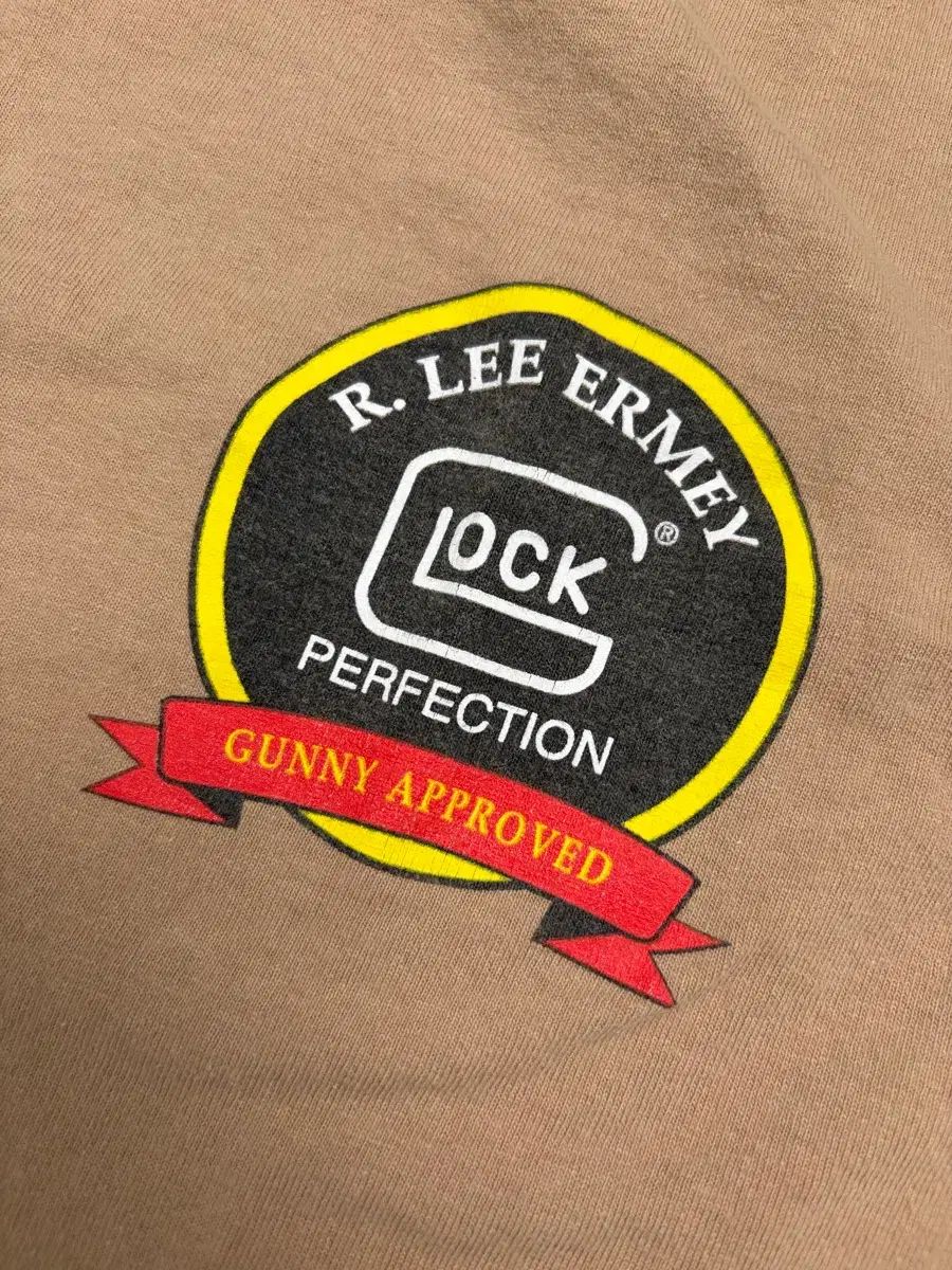 00s Glock Tee (ベージュ)