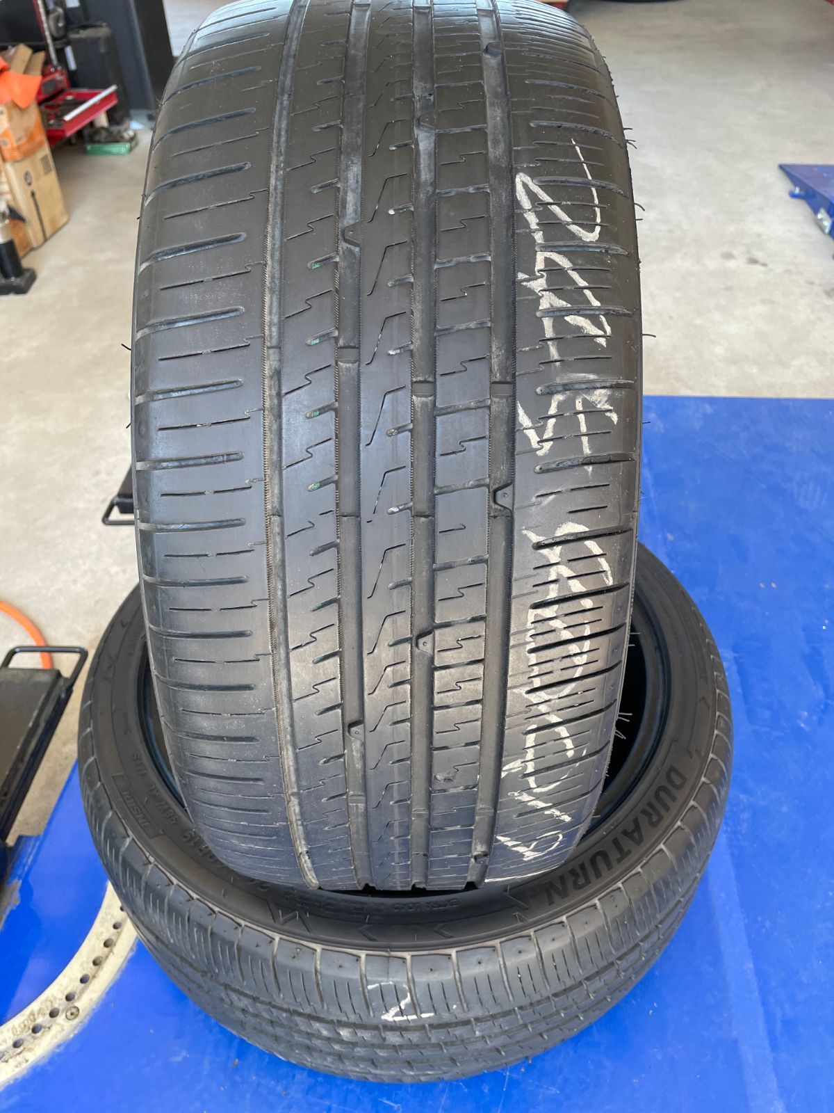 A　デュラターン（DURATURN）245/40R19　19年製　2本　中古品！！