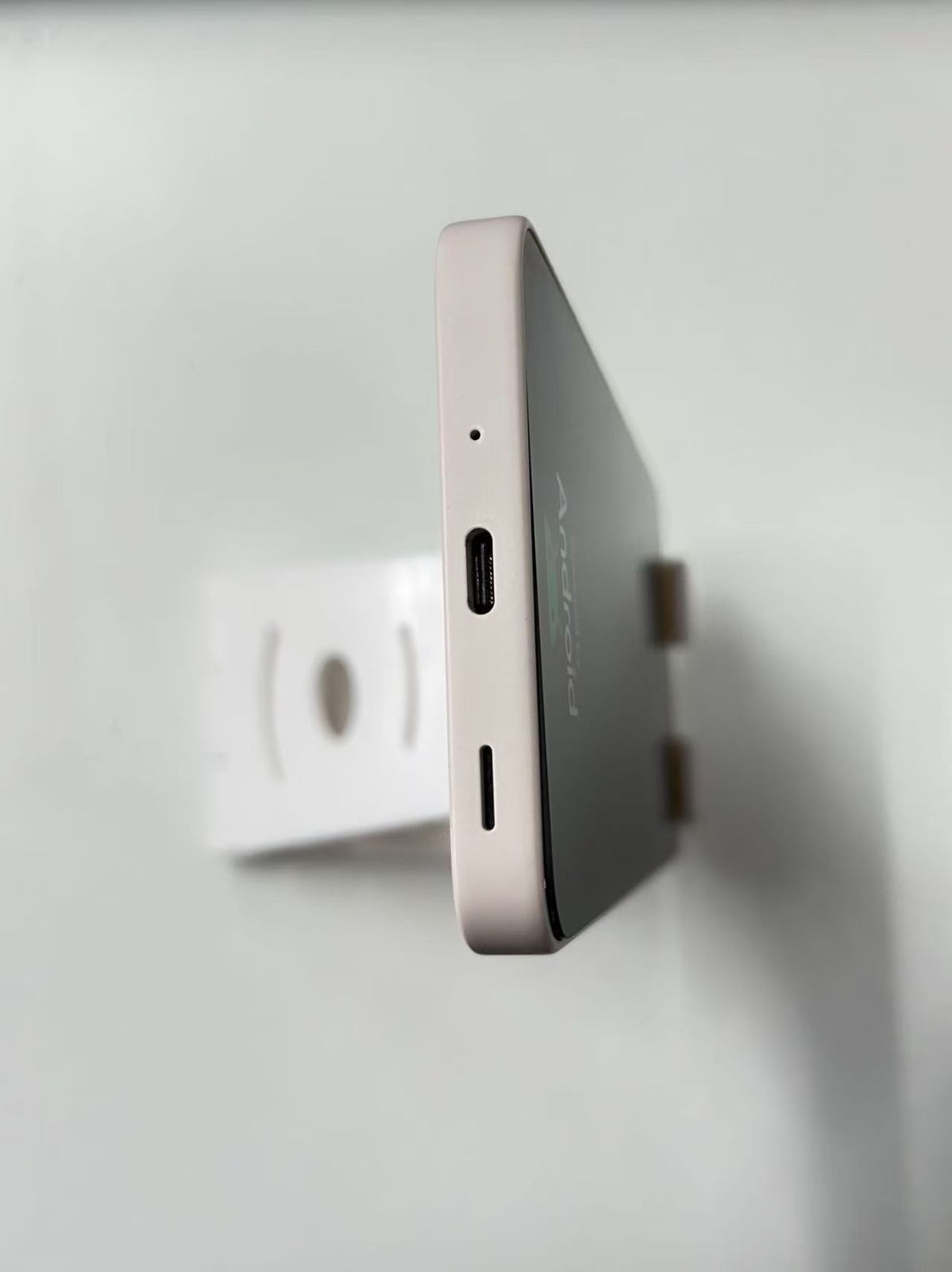 『訳あり品』AQUOS wish4 A402SH ホワイト 『訳あり品』AQUOS wish4 A402SH ホワイト