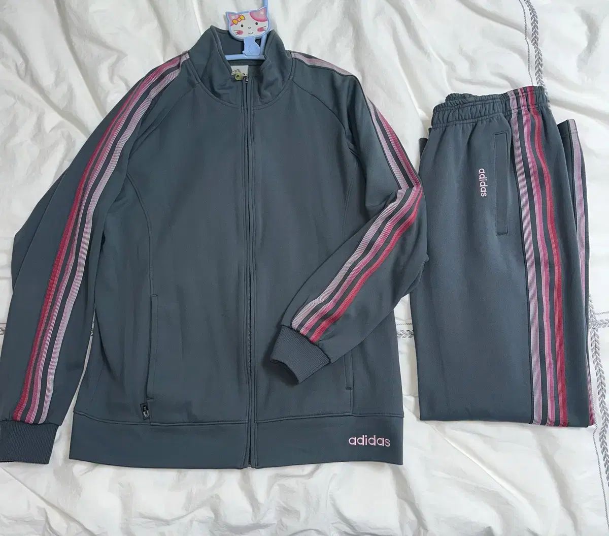 (セットアップ) ヴィンテージ グレー ピンク adidas グラデーション グレー ピンク スポーティー