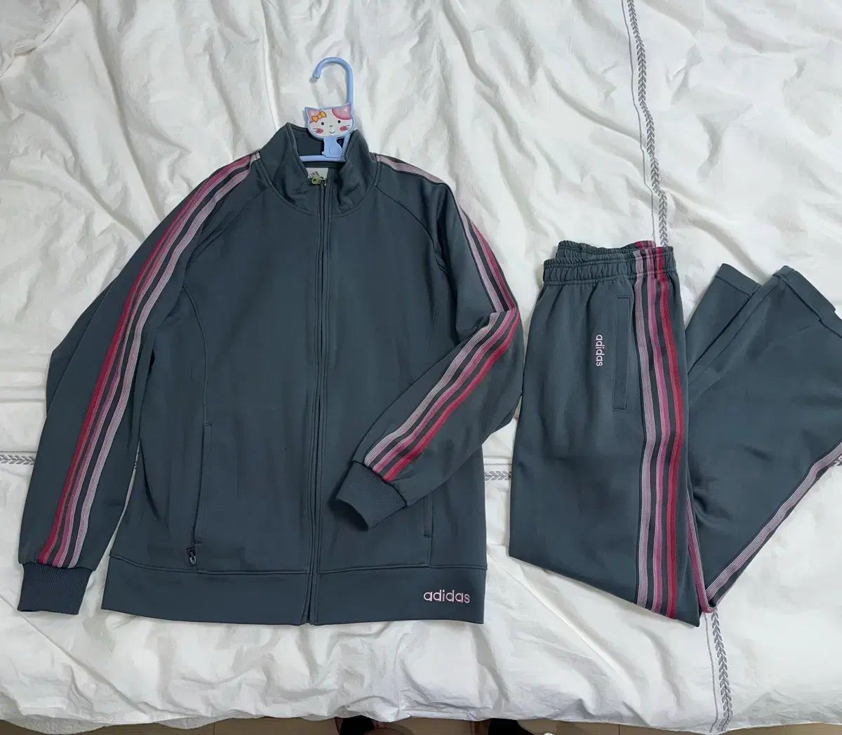 (セットアップ) ヴィンテージ グレー ピンク adidas グラデーション グレー ピンク スポーティー