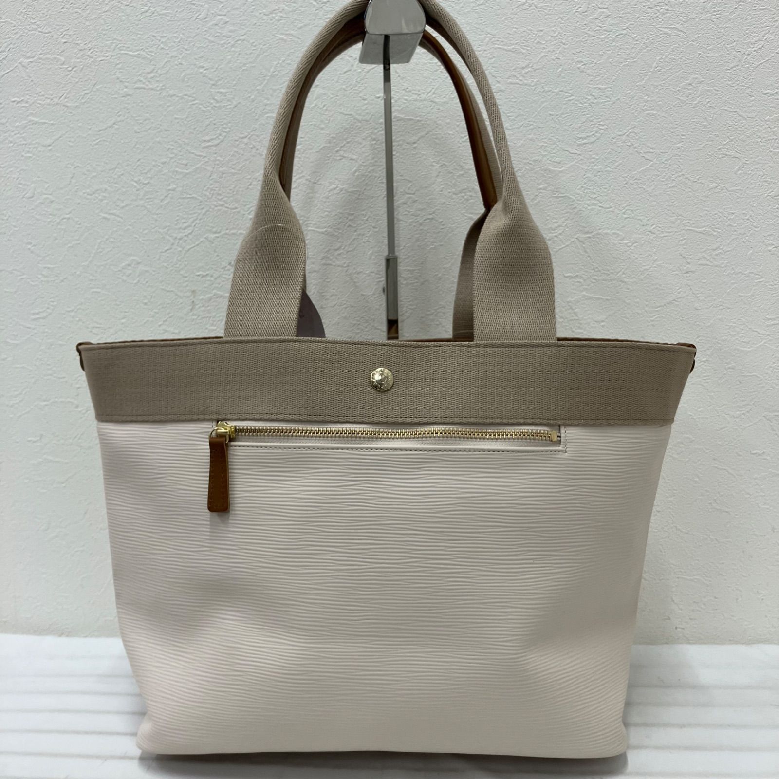 Y4562　【タグ付き】　Breath TOPKAPI　トプカピ　リプルネオレザートートバッグ　トートバッグ　ライトベージュ　ベージュ　レディース　大きめ　通勤　通学　仕事用バッグ　普段使い　ポケット多数