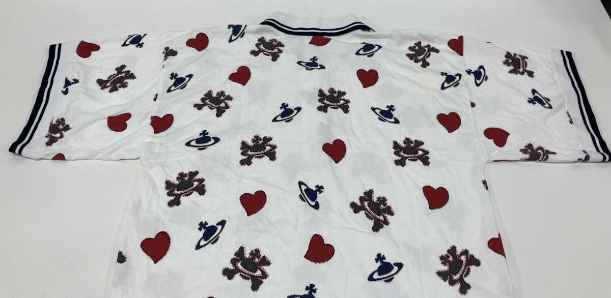 VIVIENNE WESTWOOD ヴィヴィアン・ウエストウッド 16-12-332001 半袖ポロシャツ 総柄 オーブ ハート サイズ00 ホワイト 日本製 VIVIENNE WESTWOOD ヴィヴィアン・ウエストウッド 16-12-332001 半袖ポロシャツ 総柄 オーブ ハート サイズ00 ホワイト 日本製