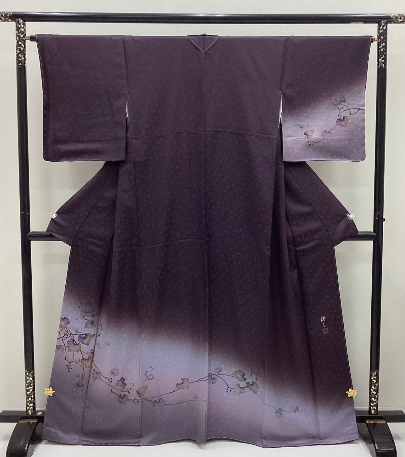 中古品　袷着物　訪問着　濃紫色　手描き　葡萄　落款　正絹　裄64　R913