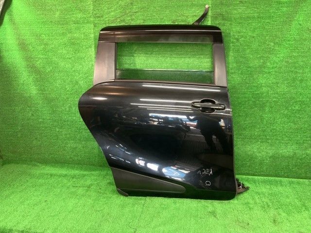 シエンタ NCP175G 右リアドア X 4WD 6人 ニホンイタ M31Q8 67003-52600 209