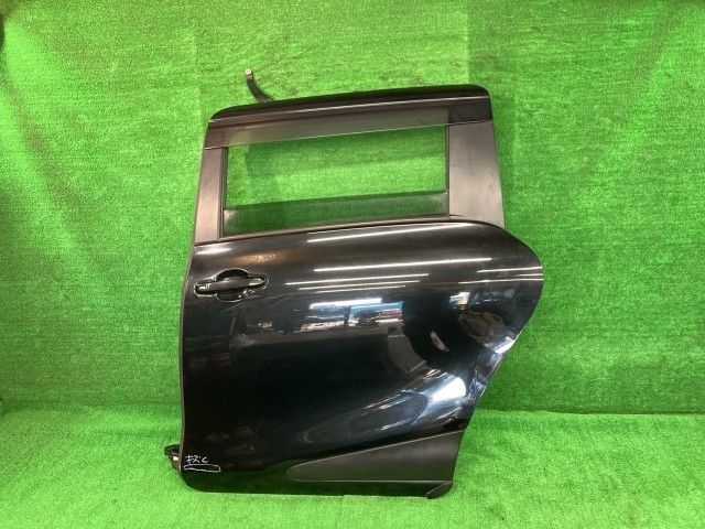 シエンタ NCP175G 左リアドア X 4WD 6人 ニホンイタ M31Q8 67004-52630 209