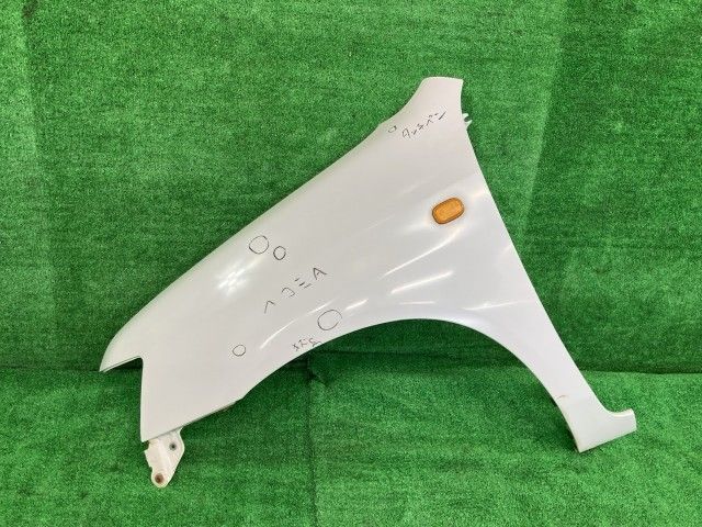 サクシード NCP55V 左フロントフェンダー UL 4WD 5人 0.4T 53812-52120 058