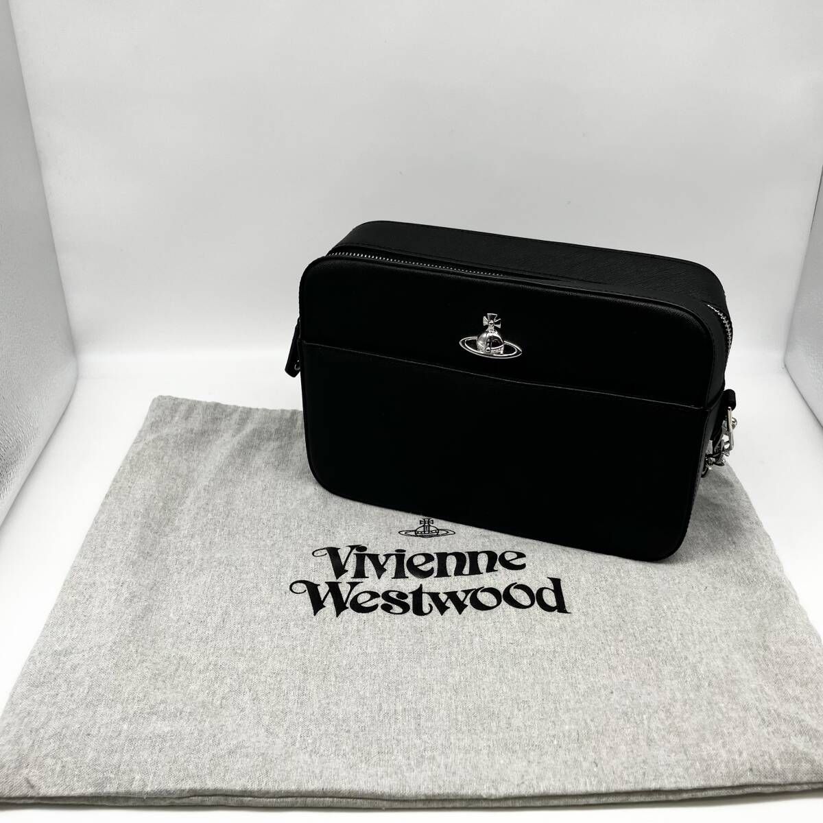 ウェストバッグ Vivienne Westwood SAFFIANO CAMERA BAG ヴィヴィアンウエストウッド レザー ショルダーバッグ ブラック