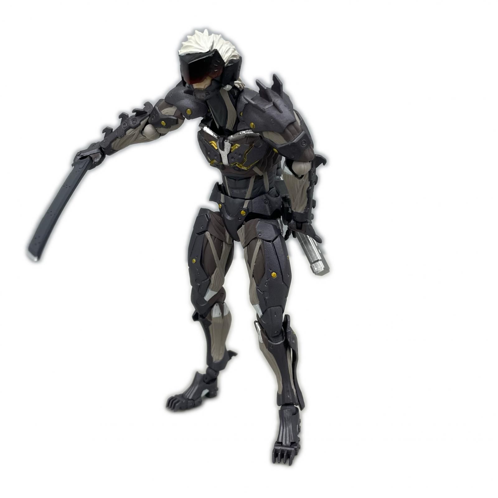 リボルテックヤマグチ 雷電 METAL GEAR SOLID アクションフィギュア 可動式 現状品