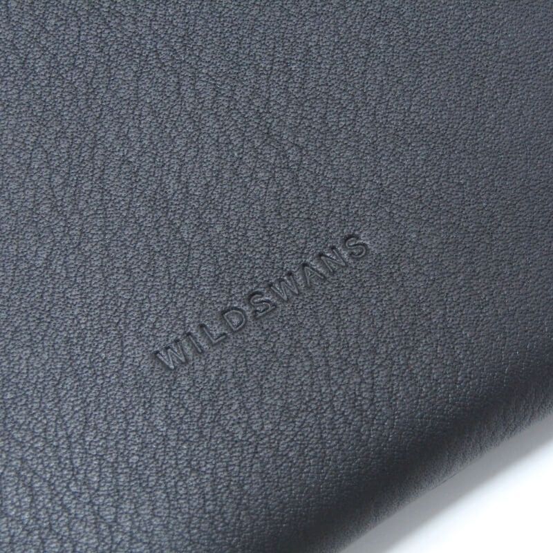 美品 WILDSWANS ワイルドスワンズ ユーティリティポーチ THEA NORMA(S