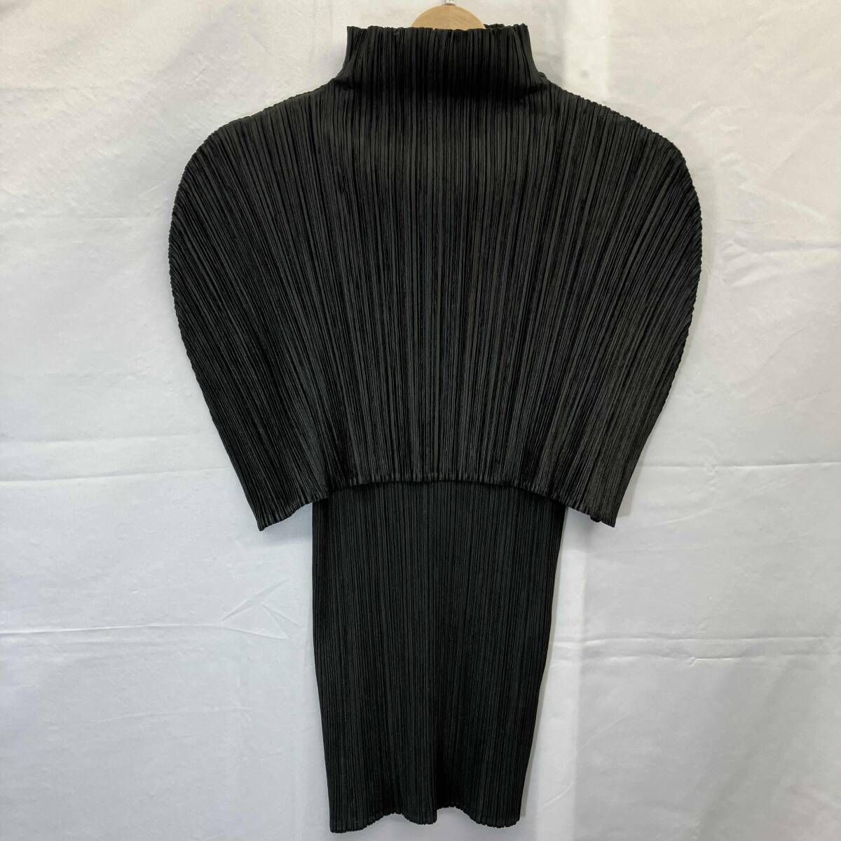 ISSEY MIYAKE / イッセイミヤケ / 半袖シャツ・ブラウス / ブラック / Lサイズ